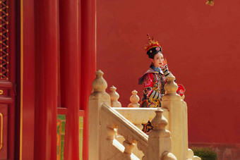 女人穿清宫服故宫古代古建筑高端图片