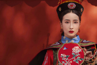 女人穿清宫服墙壁非凡的中国人高质量影相