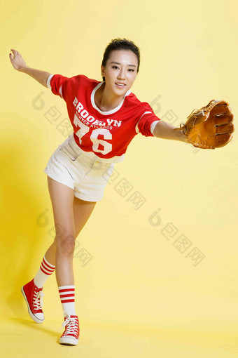 青年女人棒球运动人清晰图片