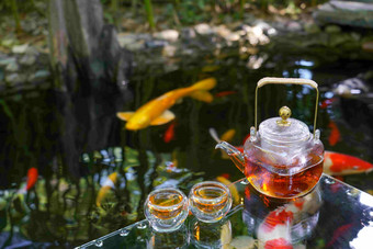 池塘<strong>茶具</strong>茶壶玻璃制品高清摄影图