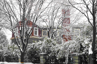 大雪后的私家别墅建筑结构高端摄影