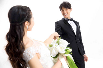 浪漫的新郎新娘中国连接庆祝