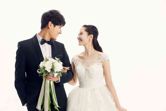 浪漫的新郎新娘两个人东亚20到24岁