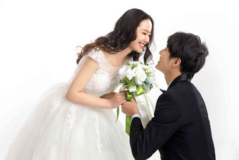浪漫的新郎新娘结婚水平构图亚洲人
