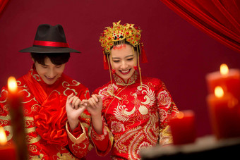 中式婚礼红色刺绣婚礼角色