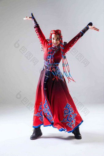 蒙古族女人舞蹈装饰物微笑的氛围拍摄