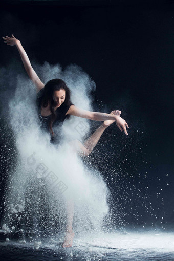 青年芭蕾舞东方技能扑面粉高质量镜头