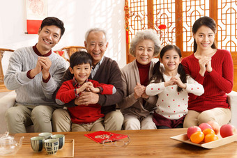 幸福家庭新年儿童东方成年人氛围图片