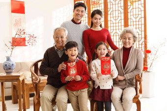 幸福家庭新年老年人六个人孙女拍摄