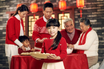 幸福家庭饺子女孩房屋餐饮高质量相片