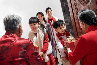 老人过年女人彩色图片喜庆