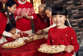幸福家庭饺子包饺子彩色图片6岁到7岁