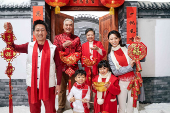 快乐家庭新年儿童亚洲祖父母清晰图片