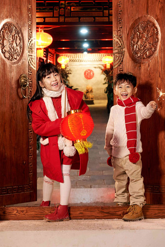 快乐儿童过年中国文化写实相片