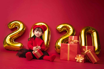 可爱的小女孩过新年中国人高清摄影图