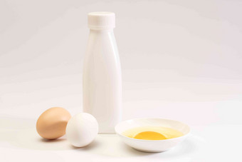 营养早餐鸡蛋和牛奶健康食物高端拍摄