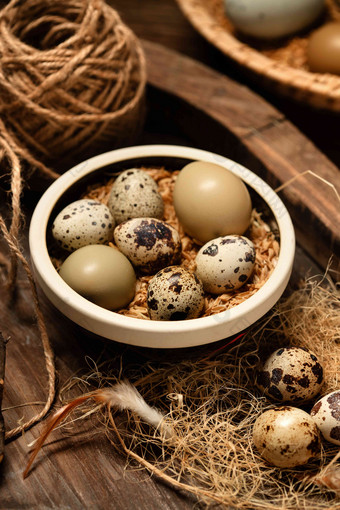 碗盛鹌鹑蛋鸡蛋原生态清晰照片