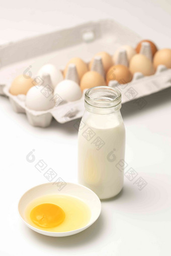 健康食材鸡蛋和牛奶鸡蛋清晰照片
