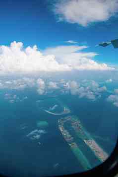 从飞机上俯瞰马尔代夫风光天空高端图片