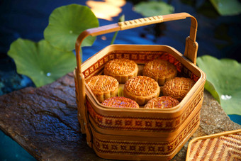 <strong>月饼</strong>传统节日健康食物盒子清晰照片