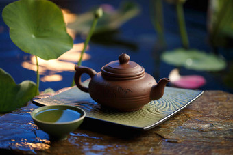茶具茶壶池塘高清镜头