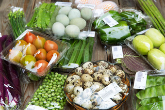 新鲜蔬菜蔬菜秋葵食品高端摄影图