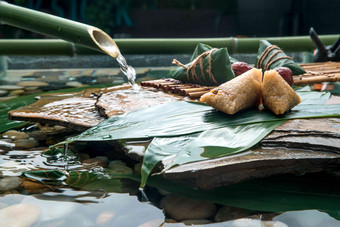 绿色小吃节日膳食氛围图片