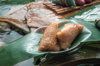 端午节传统文化打开粽子氛围摄影