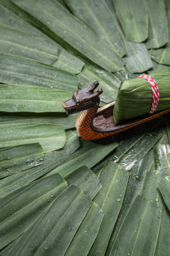 龙舟和<strong>粽子</strong>