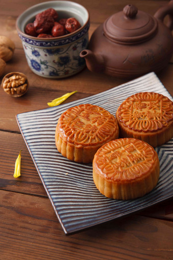 静物月饼和干果