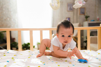 可爱<strong>宝宝宝宝</strong>婴儿用品房间享乐高质量相片