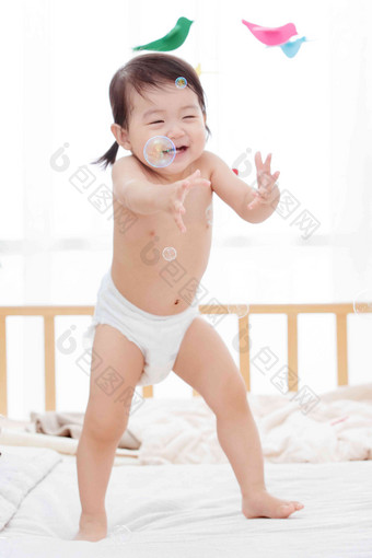 可爱宝宝玩耍中国高端拍摄