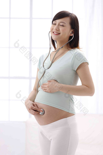 孕妇戴听诊器享乐清晰照片