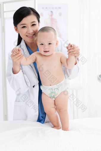 女医生和婴儿信心高清镜头
