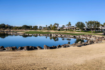 高尔夫球场运动环境房屋蓝天高清图片