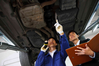 汽车销售与修理人员快乐高端素材