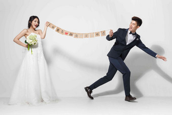 浪漫婚纱情侣中国正装结婚纪念日时尚