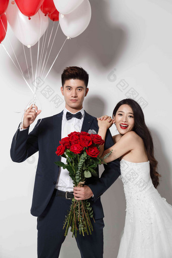 浪漫婚纱情侣中国喜庆兴奋氛围相片图片