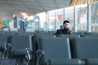 商务机场休息中国人候机厅写实图片