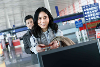 商务男女在机场全球商务清晰相片