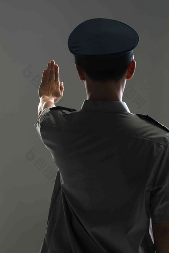 青年男保安保安半身像安全的手势语高端摄影图