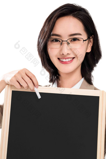 青年女教师拿着黑板课堂写实影相