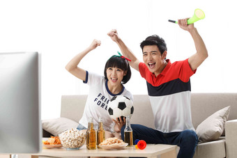 年轻球迷中国观众电视机清晰图片