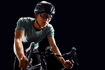 青年男人骑自行车运动服图片