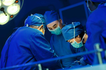 医务工作者在手术水平构图高清拍摄