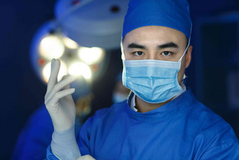 医务工作者前景聚焦中国人治病高端拍摄