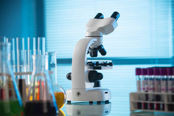 实验室里显微镜和其他设备<strong>医疗</strong>用品摄影图