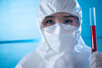 医务工作者做检测化验防病毒<strong>口罩</strong>高质量素材