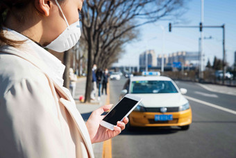 青年女人路边打出租<strong>车</strong>城市清晰摄影