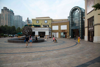 北京蓝色港湾步行街高质量摄影图